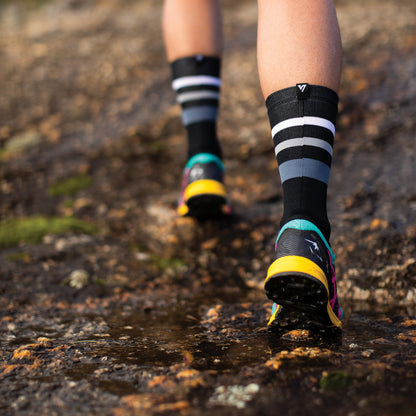 Shadow Stripes Trail Run Socks 2 | Versus Socks
